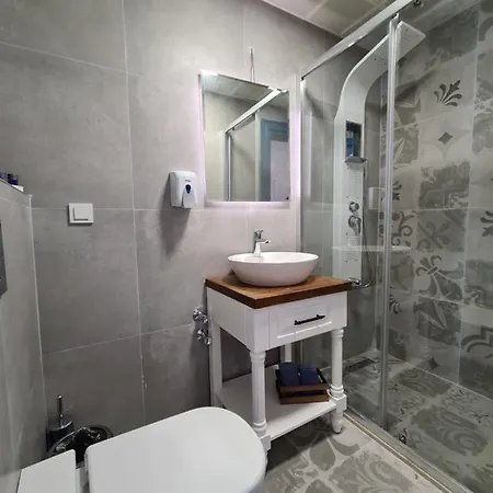 Livn Boutique Hotel